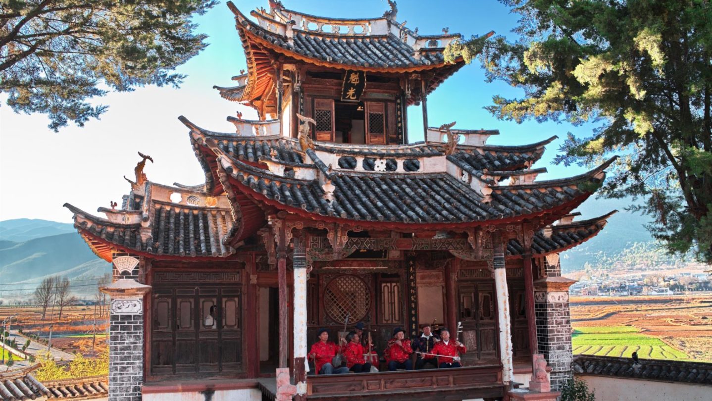shaxi-yunnan-old-theatre-inn-ancient-music-performance-shaxi-china